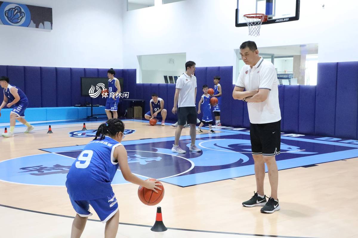 参加篮球夏令营提升位置技能的建议